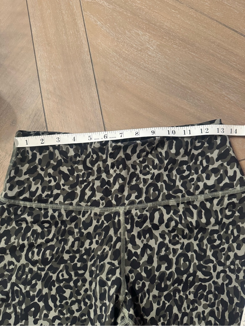 PINK Victoria's Secret Olive Green and Black Leopard Print Leggings - Picture 7 of 7